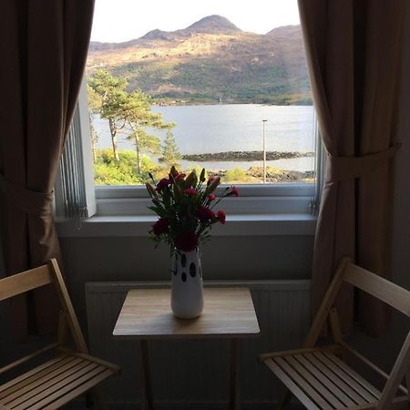 カイル・オブ・ロカルシュLochalsh View, Kyle, 1 Mile To Skyeアパートメント エクステリア 写真